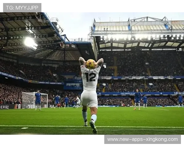 费耶诺德准备签下英超未来组织者:荷兰豪门迎来英超天才的转会盛事 费耶诺德准备签下英超未来组织者:荷兰豪门迎来英超天才的转会盛事