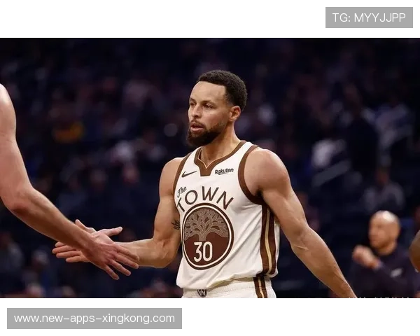 库里火力全开，勇士却越打越乱